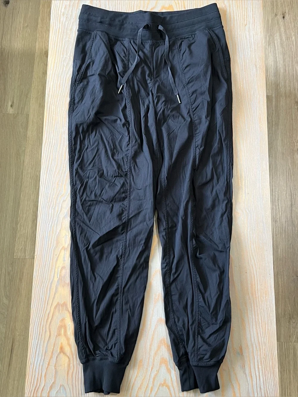 Lululemon dance studio mid rise jogger pant in black size 6
